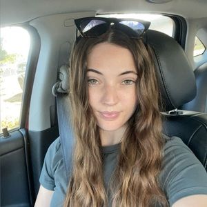 Meet your Posher, Alyssa